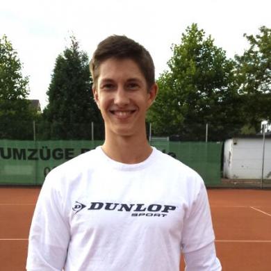Romans Tennisschule Remagen Trainer Frederic Schmitz
